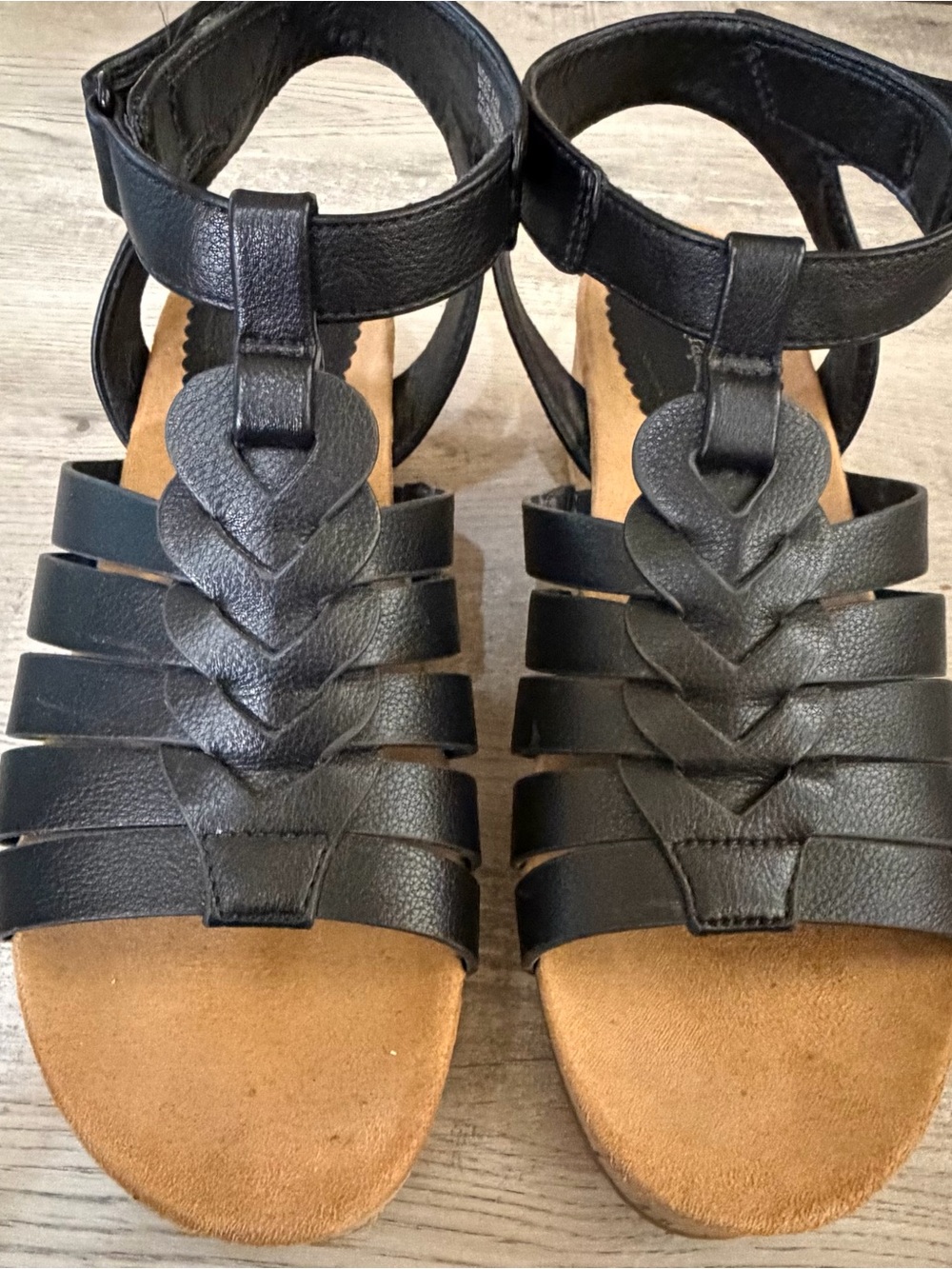 BareTraps Women’s Black Strappy Comfort Sandals. 8.5M